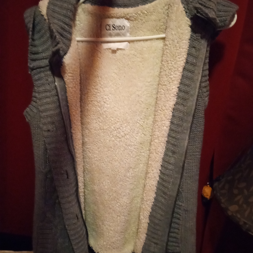 Sweater vest
